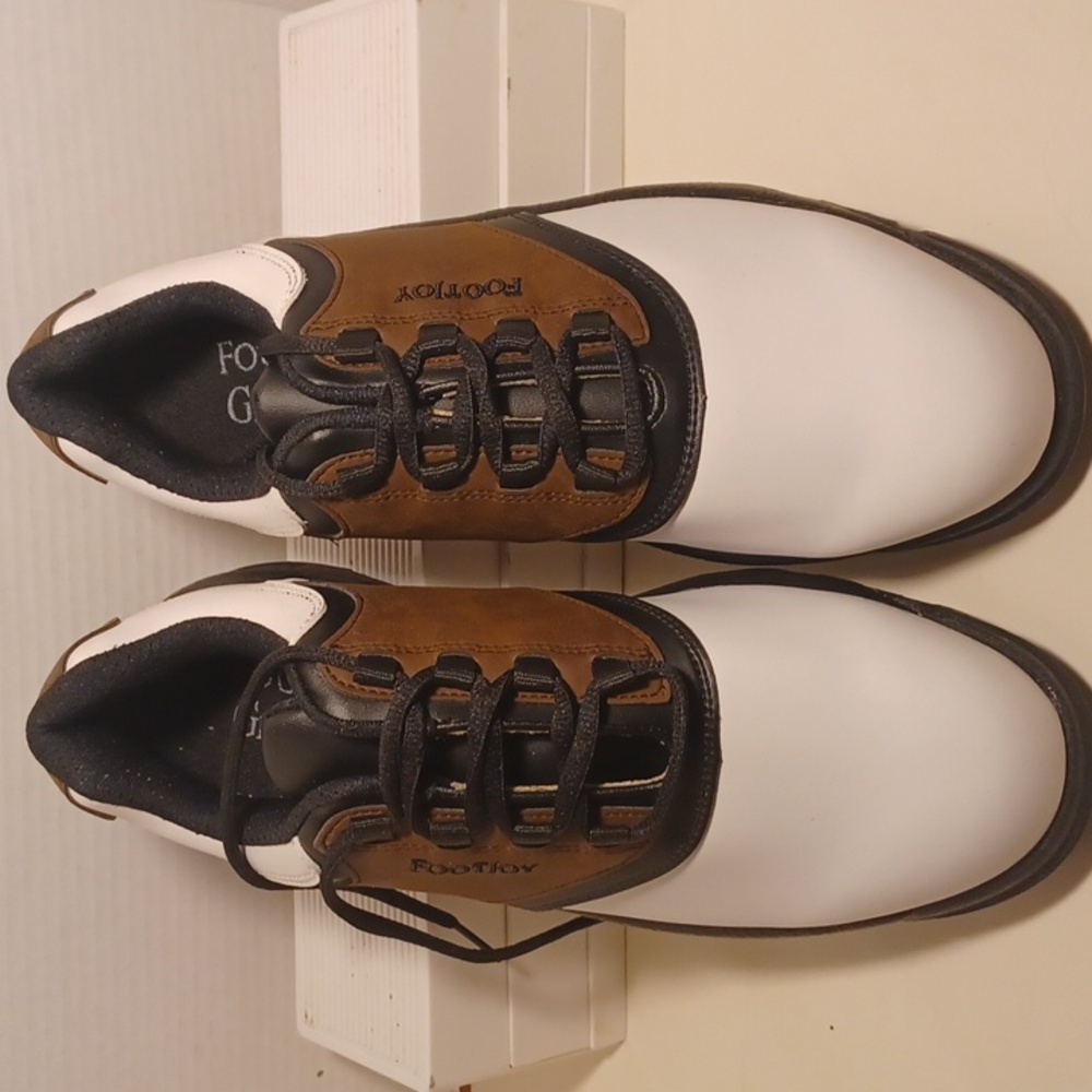 Size 10 men’s Shoes by FOOTJOY SPORT - Picture 2 of 5